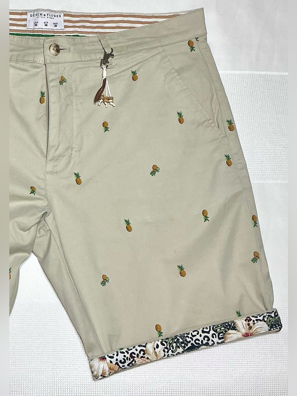 DENIM & FLOWER RICKY SINGH Power Stretch Shorts 34 Tan/
PINEAPPLES